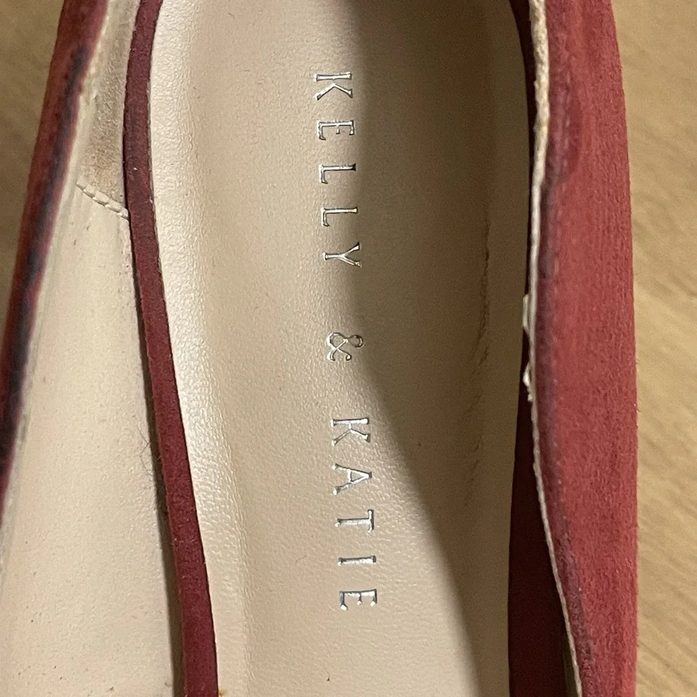 Kelly & Katie Davonna Faux Suede Pumps Heels Burgundy Red Elegant Holiday Sz 7.5